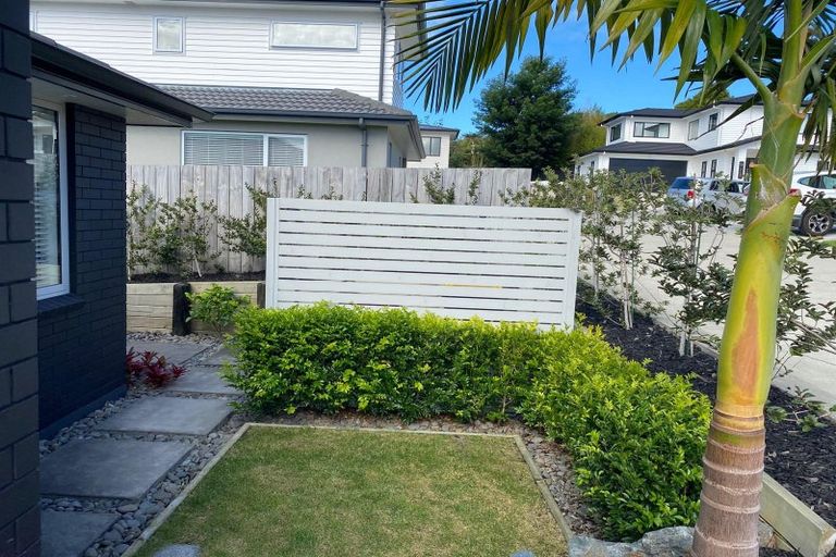 Photo of property in 3 Pae Moana Place, Stanmore Bay, Whangaparaoa, 0932