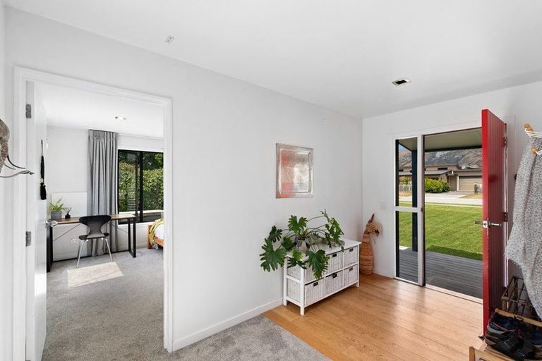 Photo of property in 15 Mavora Road, Lake Hayes, Queenstown, 9304