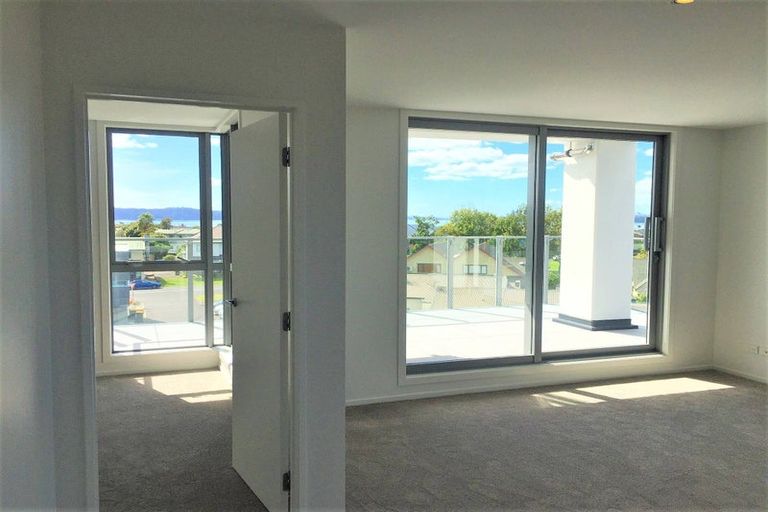 Photo of property in Bella Vista, 3g/84 Gunner Drive, Te Atatu Peninsula, Auckland, 0610