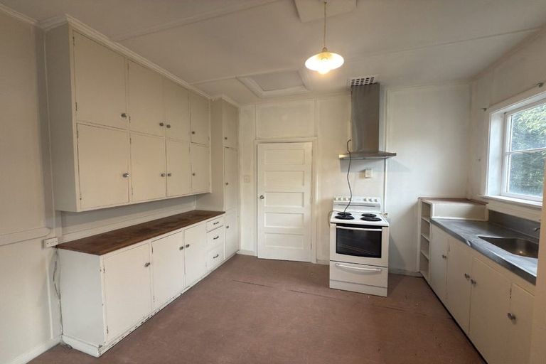 Photo of property in 31 Dickson Crescent, Hornby, Christchurch, 8042