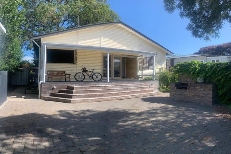 Photo of property in 11 Boundary Road, Claudelands, Hamilton, 3214