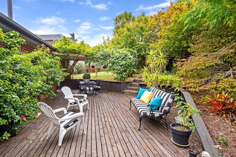 Photo of property in 10 Glenfern Road, Mellons Bay, Auckland, 2014