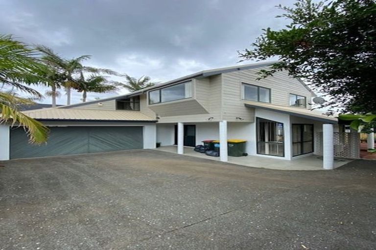 Photo of property in 2/6 Napoleon Avenue, Milford, Auckland, 0620