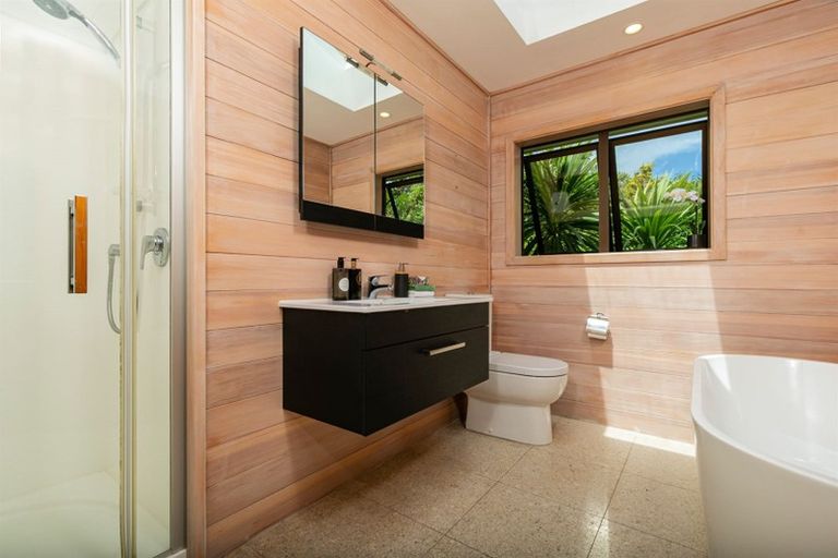 Photo of property in 18 Rahui Road, Greenhithe, Auckland, 0632