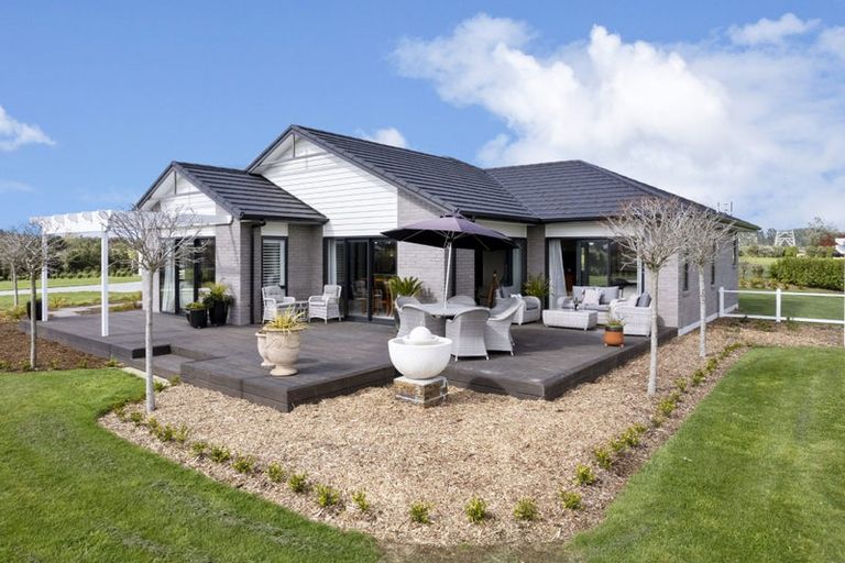 Photo of property in 342 Manutahi Road, Lepperton, New Plymouth, 4372