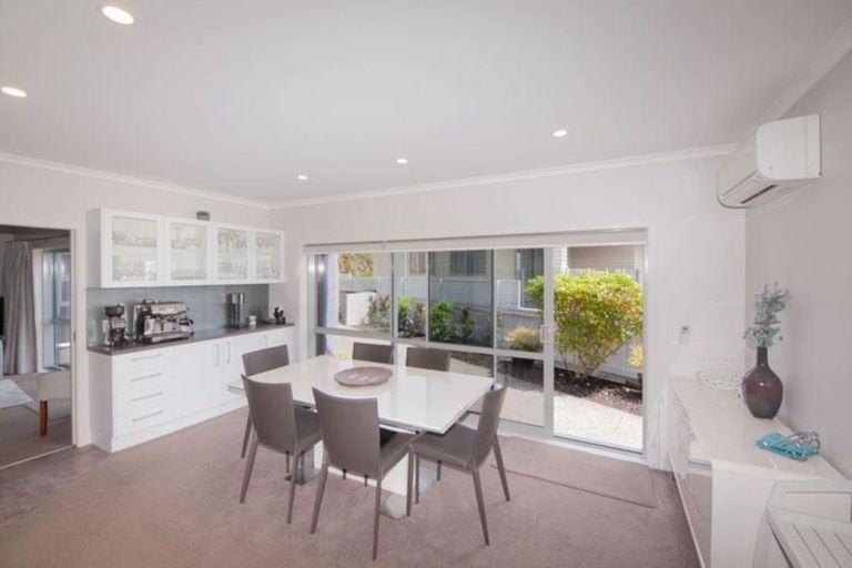 Photo of property in 20 The Fjord, Aotea, Porirua, 5024