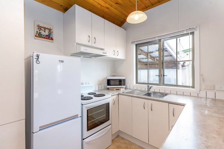 Photo of property in 68a Pembroke Street, Carterton, 5713