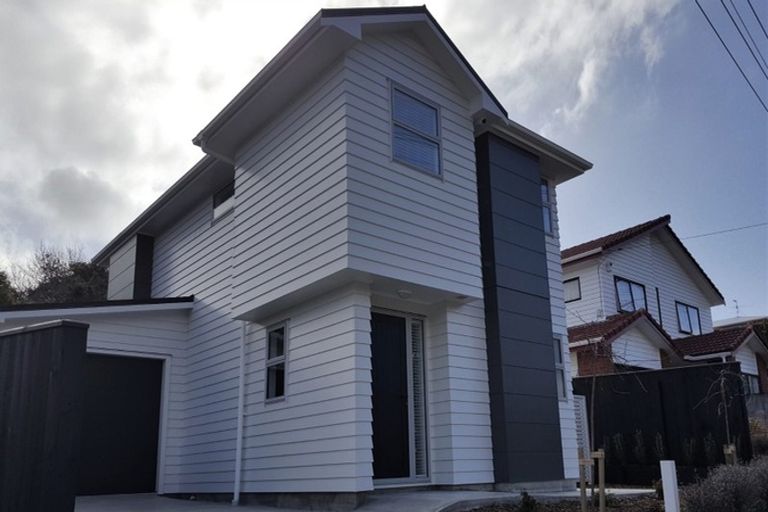 Photo of property in 27a Ranui Terrace, Tawa, Wellington, 5028