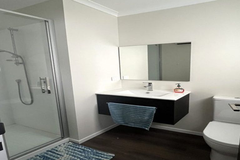 Photo of property in 6a Macrocarpa Lane, Carterton, 5713