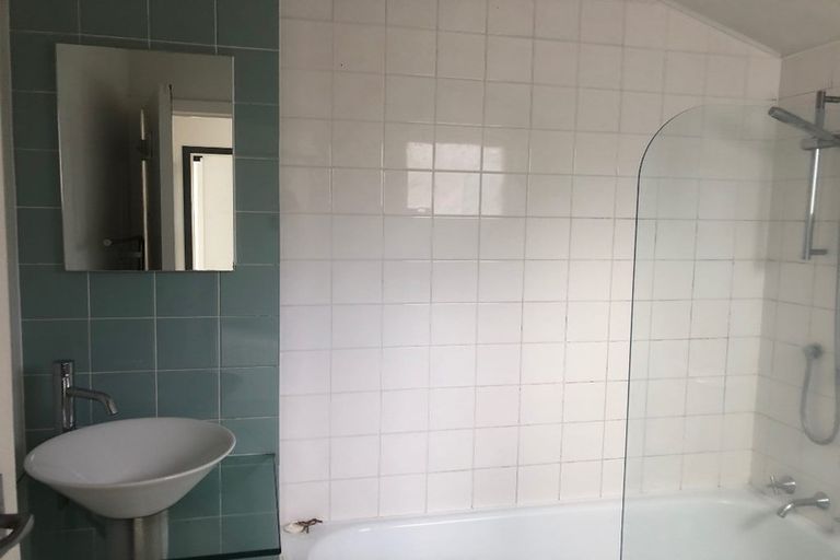 Photo of property in 17b Warwick Street, Morningside, Auckland, 1022