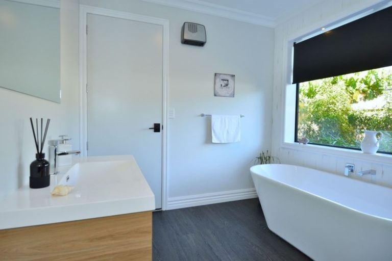 Photo of property in 28 Hamilton Drive, Wainui, Gisborne, 4010