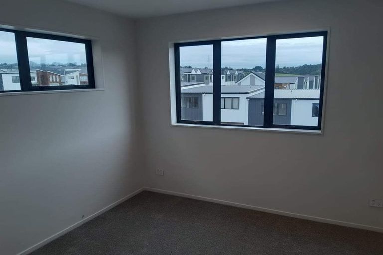 Photo of property in 33a Murphys Park Drive, Flat Bush, Auckland, 2019