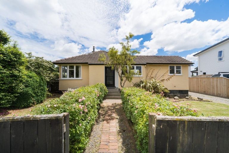 Photo of property in 3 Montrose Place, Takaro, Palmerston North, 4412
