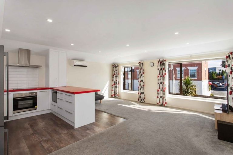 Photo of property in 2/4 Nova Place, Christchurch Central, Christchurch, 8011