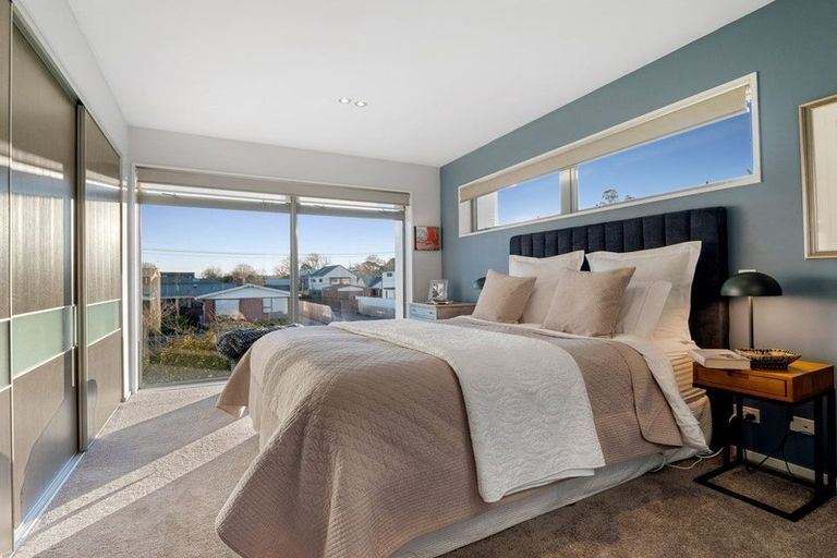 Photo of property in 10 Garreg Road, Fendalton, Christchurch, 8052