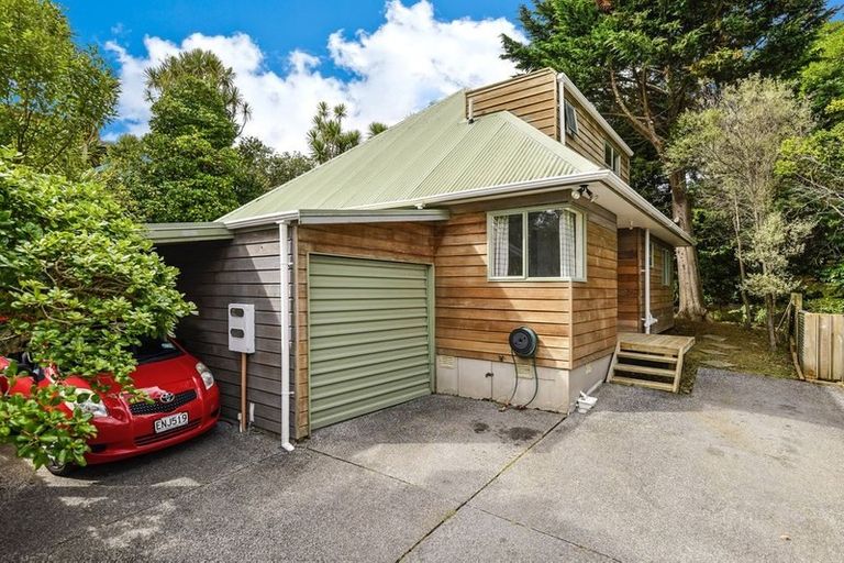 Photo of property in 2/4 Brian Avenue, Forrest Hill, Auckland, 0620