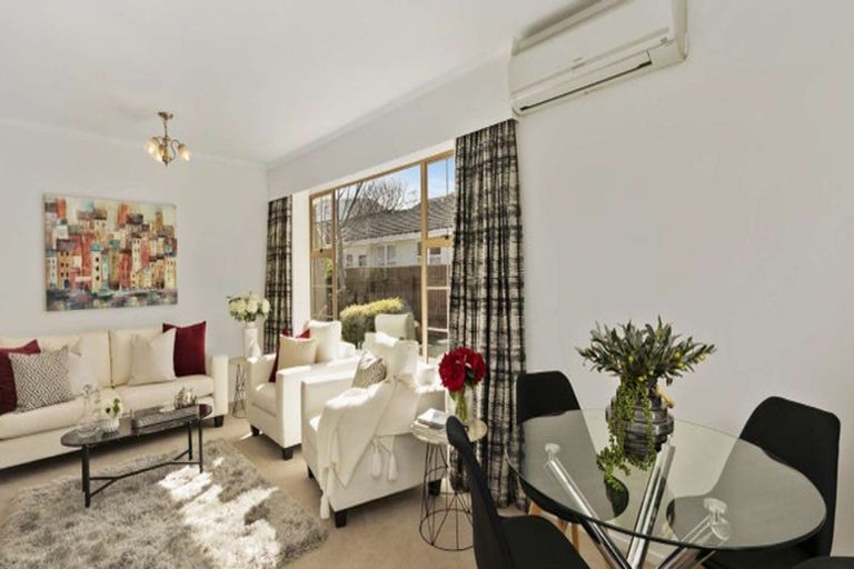 Photo of property in 51a Ludlam Crescent, Woburn, Lower Hutt, 5010