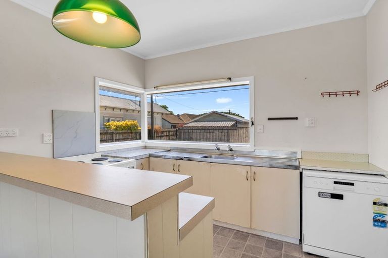Photo of property in 556b Queen Street East, Levin, 5510