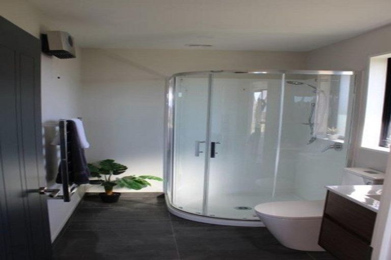 Photo of property in 8 Oakleigh Street, Woodend, 7610