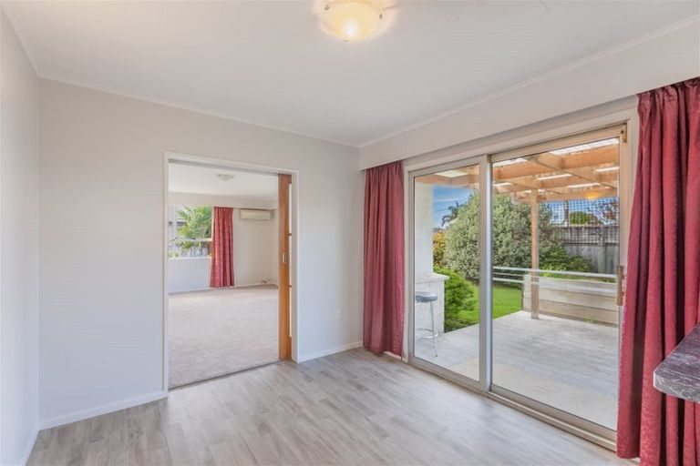 Photo of property in 108a Avondale Road, Taradale, Napier, 4112