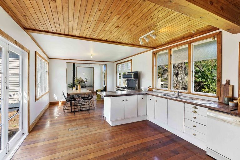 Photo of property in 35 Old Coach Road South, Otaki Beach, Otaki, 5512