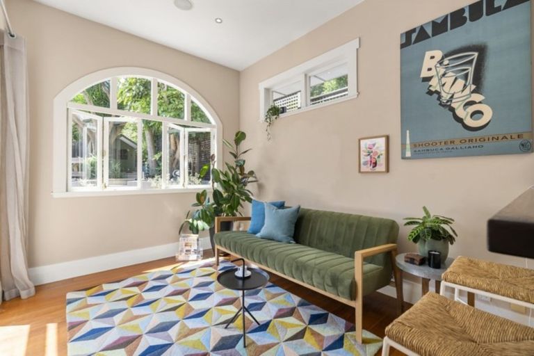 Photo of property in 21 Rattray Street, Devonport, Auckland, 0624