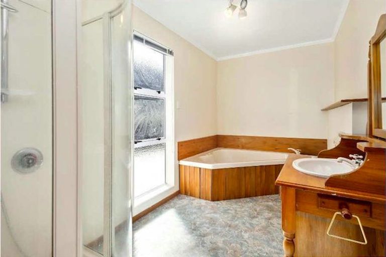 Photo of property in 17 Owen Street, Belmont, Lower Hutt, 5010