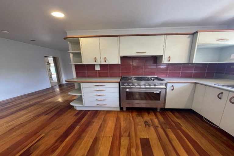 Photo of property in 18 Triangle Road, Massey, Auckland, 0614