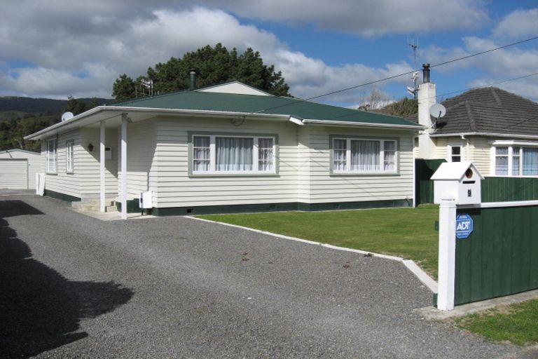 Photo of property in 9 Stanley Street, Wainuiomata, Lower Hutt, 5014