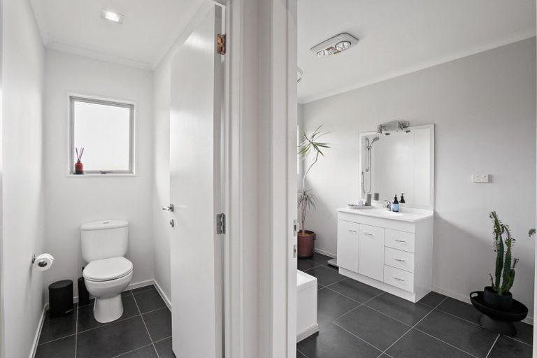 Photo of property in 142 Wairau Road, Kaitake, New Plymouth, 4374