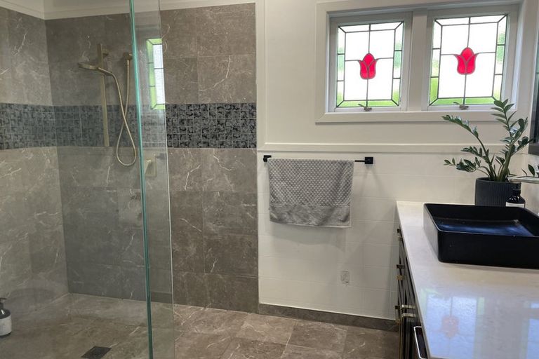 Photo of property in 90 Edgecumbe Road, Tauranga, 3110