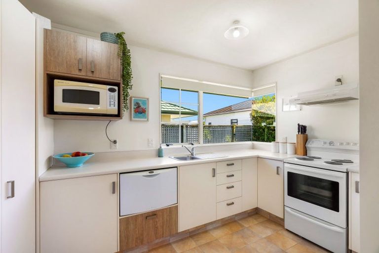 Photo of property in 2/406 Lyndon Road East, Hastings, 4122