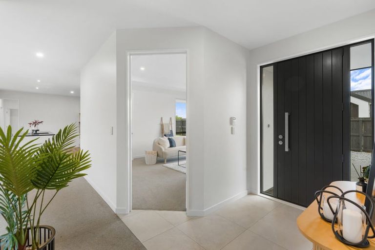 Photo of property in 11 Little Gem Road, Hornby, Christchurch, 8025