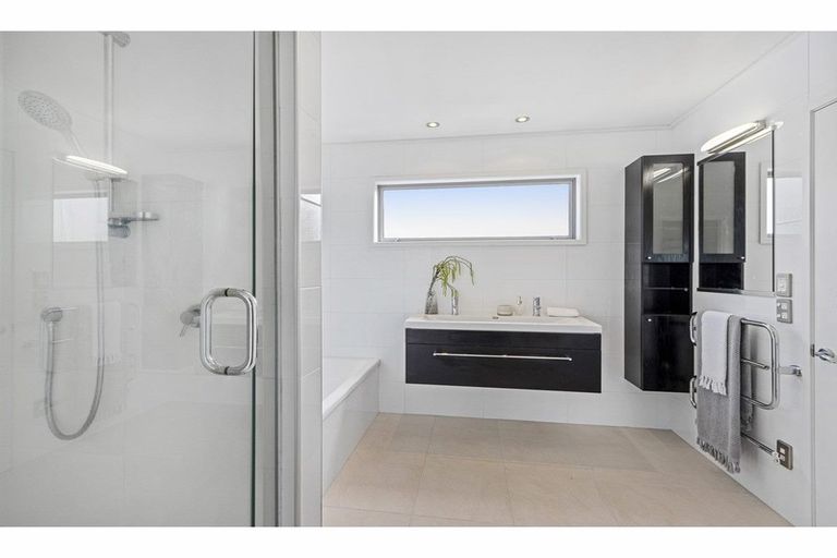 Photo of property in 12a Saint James Avenue, Papanui, Christchurch, 8053