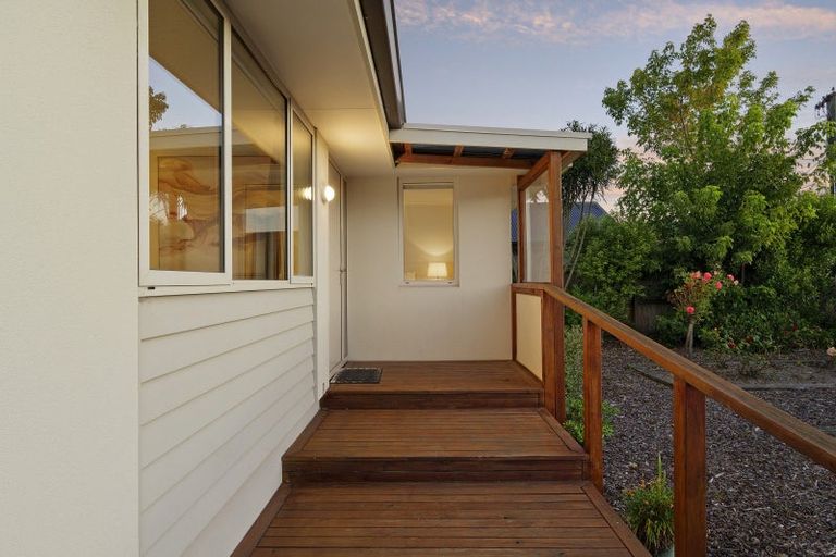 Photo of property in 74 Wilsons Road, Saint Martins, Christchurch, 8022