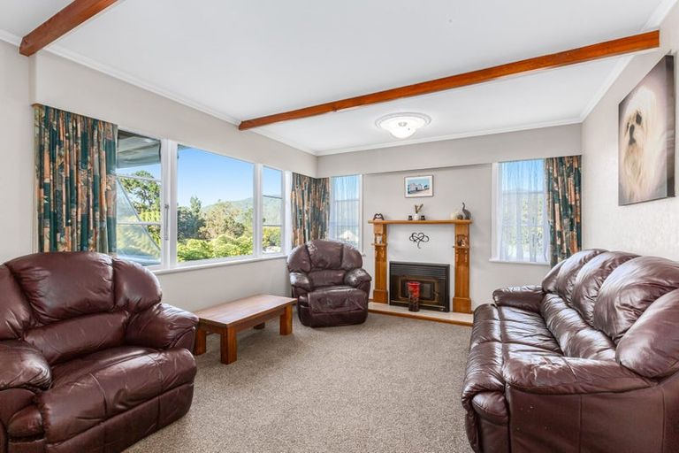 Photo of property in 43 Moores Valley Road, Wainuiomata, Lower Hutt, 5014