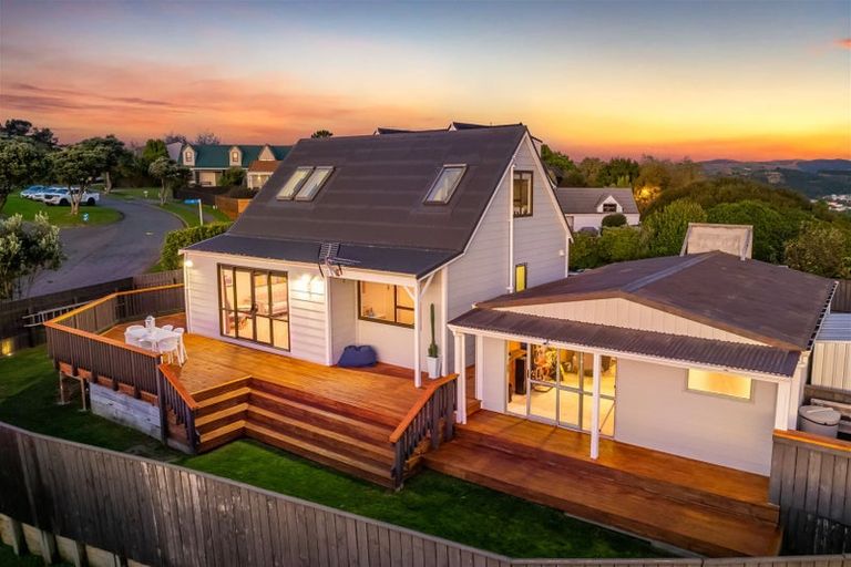 Photo of property in 86 Mercury Way, Whitby, Porirua, 5024