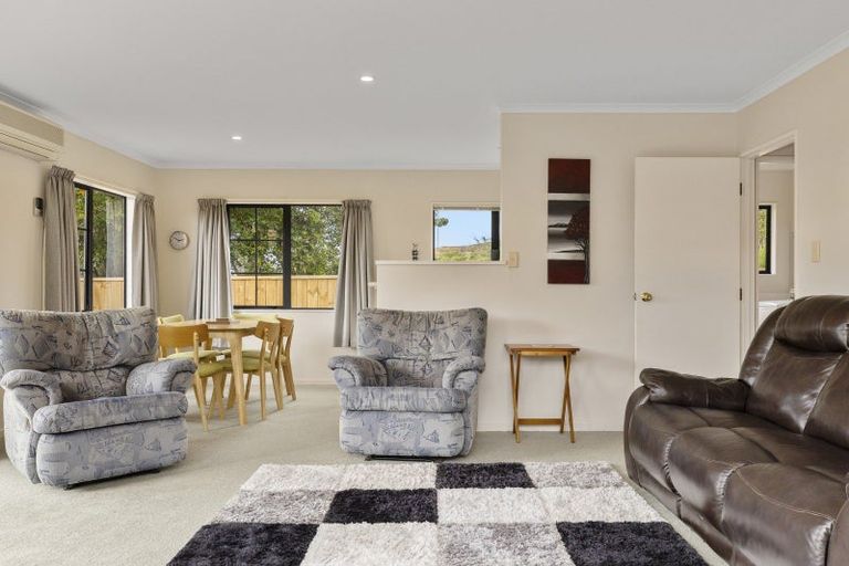 Photo of property in 2/19 Brunette Drive, Acacia Bay, Taupo, 3330
