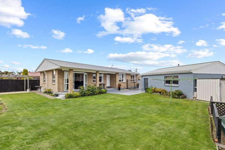 Photo of property in 12 Cowper Place, Avondale, Christchurch, 8061
