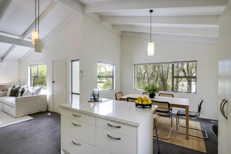 Photo of property in 34 James Cook Street, Havelock North, 4130