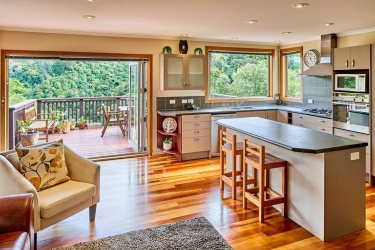 Photo of property in 10 Vista Grove, Kelson, Lower Hutt, 5010
