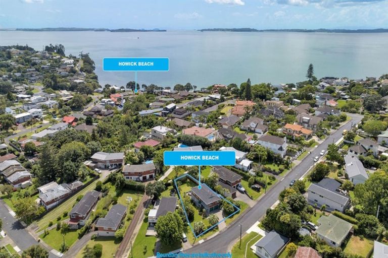 Photo of property in 5 Liston Crescent, Cockle Bay, Auckland, 2014