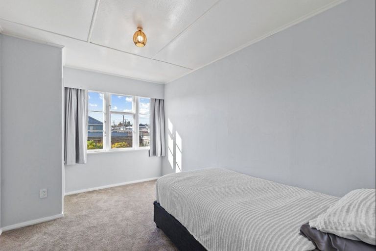 Photo of property in 39 Winchester Street, Levin, 5510