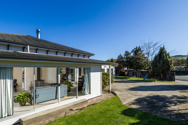 Photo of property in 84 Whitby Road, Wakefield, 7025