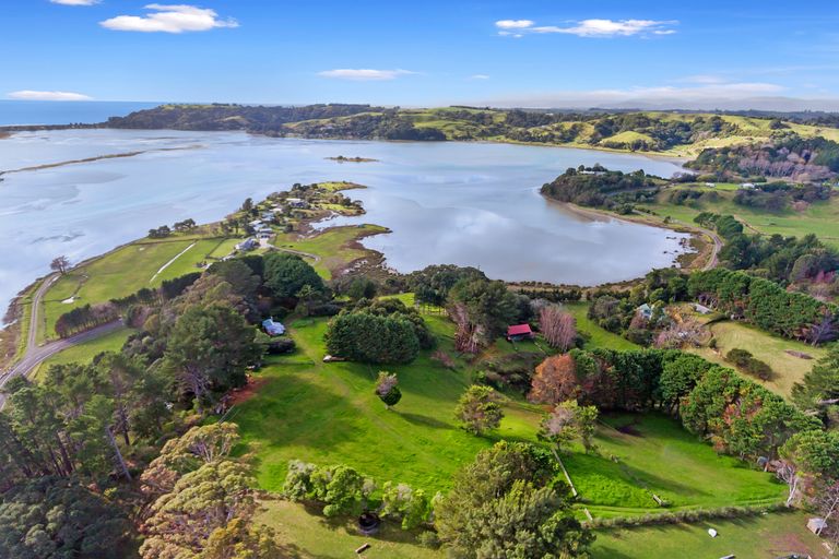 Photo of property in 107 Ohiwa Loop Road, Waiotahe, Opotiki, 3198