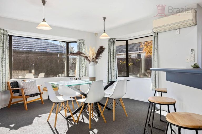 Photo of property in 2 Kirsten Place, Parklands, Christchurch, 8083