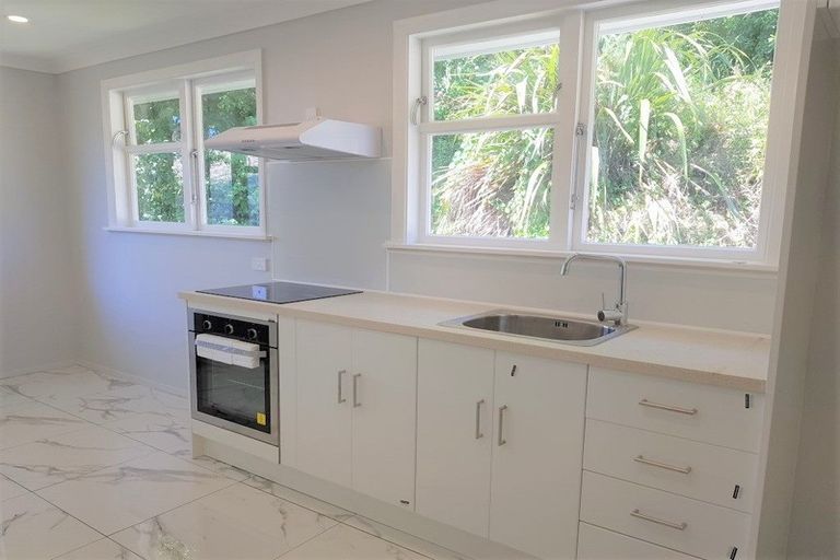 Photo of property in 38 Cardiff Crescent, Cannons Creek, Porirua, 5024