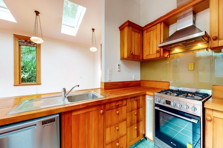 Photo of property in 145 Glenmore Street, Kelburn, Wellington, 6012