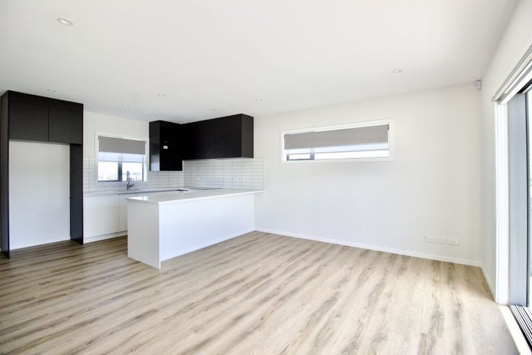 Photo of property in 6/94 Target Road, Totara Vale, Auckland, 0629