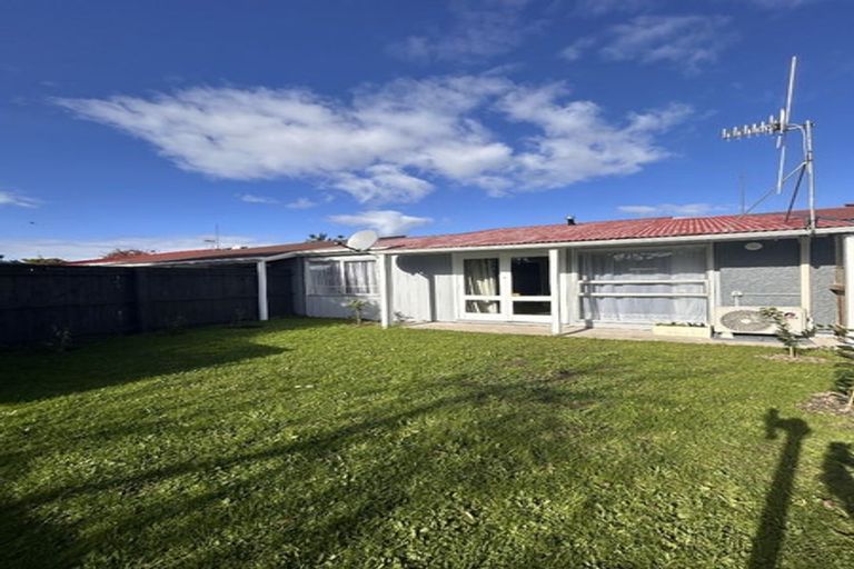Photo of property in 6 Westmere Place, Takaro, Palmerston North, 4412